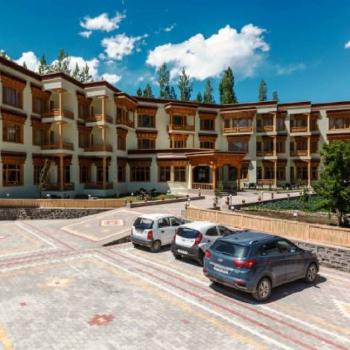Leh Plaza 